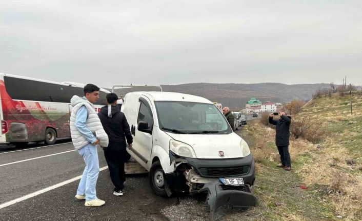 Bingöl trafik kazası: 2 yaralı