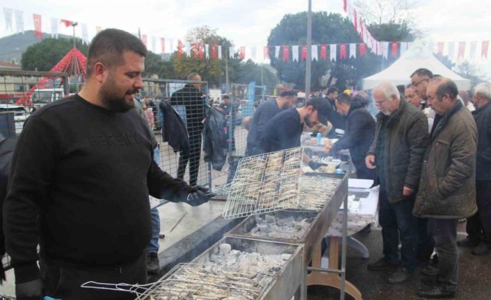 Binlerce vatandaş hamsi festivalinde buluştu: 7 ton hamsi tüketildi