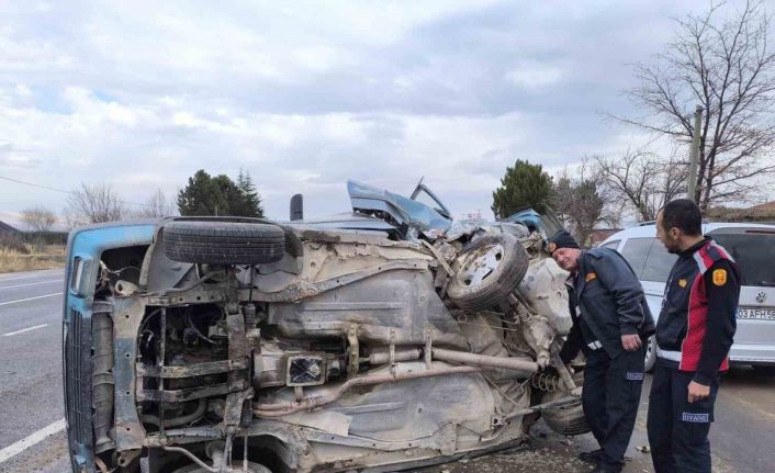 Biri Fiat Tofaş iki otomobilin çarpıştığı kazada 4 kişi yaralandı