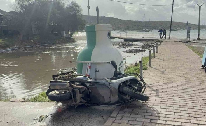 Bodrum’da selin ardından fırtına: "Tekneler karaya oturdu, denizin rengi değişti"