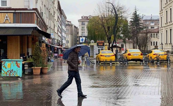 Bolu’da sağanak vatandaşlara zor anlar yaşattı