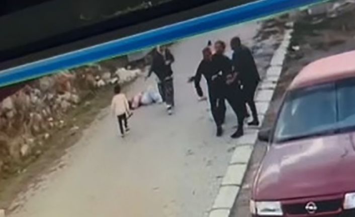 Boşanma aşamasındaki eşini bıçakladı