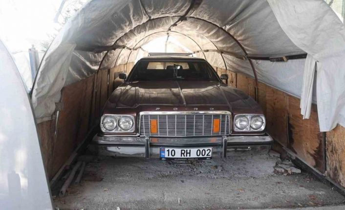 Bu serada sebze değil klasik araba yetişiyor