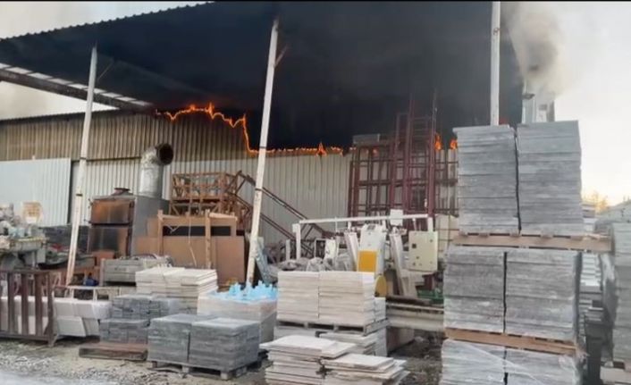 Burdur’da mermer fabrikasında yangın