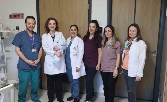 Bursa Şehir Hastanesi Tüp Bebek Merkezi’nde ilk bebek dünyaya geldi
