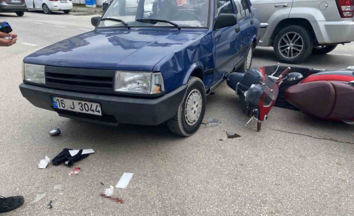 Bursa’da otomobile çarpan motosikletli ağır yaralandı