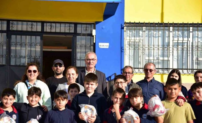 Büyükşehir’den okullara spor ekipmanı desteği