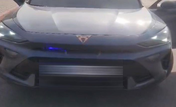 Çakarlı aracın sürücüsüne 276 bin TL ceza kesildi, trafikten men edildi