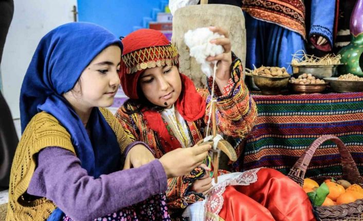 Çamelili minik öğrenciler Yöresel Kültür Şöleninde yöresel kültürlerini öğrendi