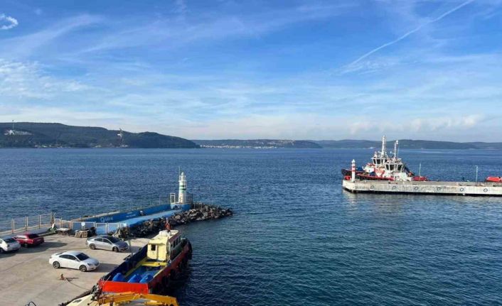 Çanakkale Boğazı sisin etkisini yitirmesiyle tekrar trafiğe açıldı