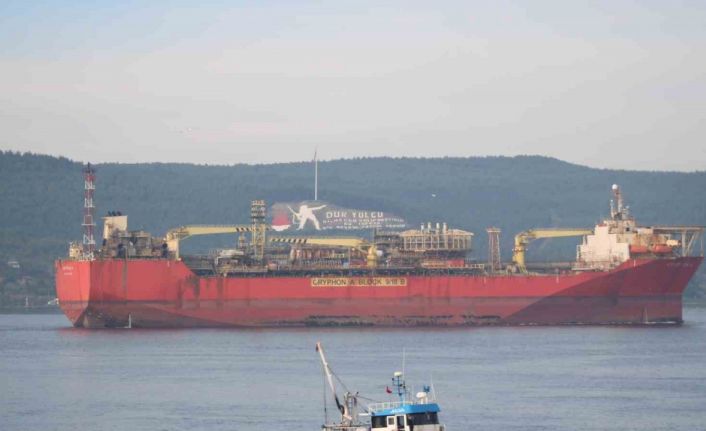 Çanakkale Boğazı’ndan yüzer üretim, depolama ve boşaltma gemisi geçti