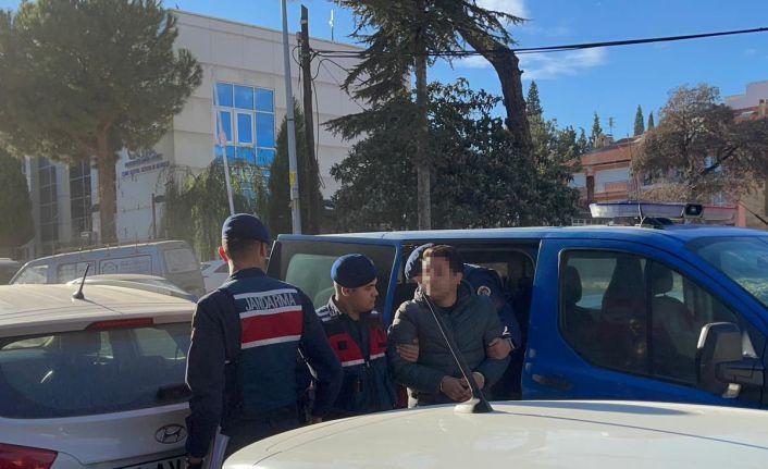 Çarptığı üç yayanın ölümüne neden olan sürücü tutuklandı