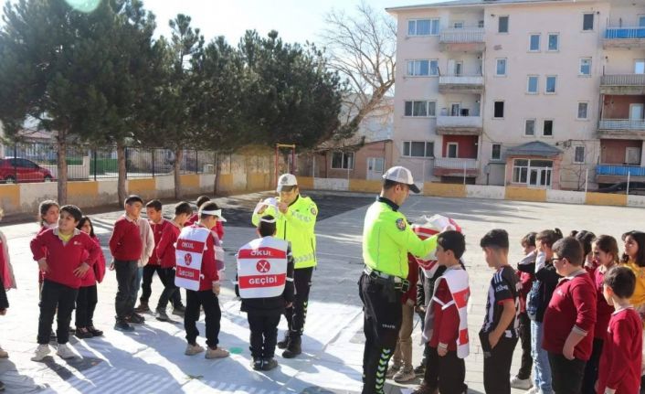 Çayırlı’da öğrencilere trafik güvenliği eğitimi