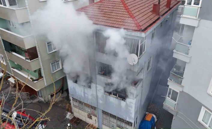 Çekmeköy’de mobilya atölyesinde çıkan yangın korkuttu: 3 katlı bina kullanılamaz hale geldi