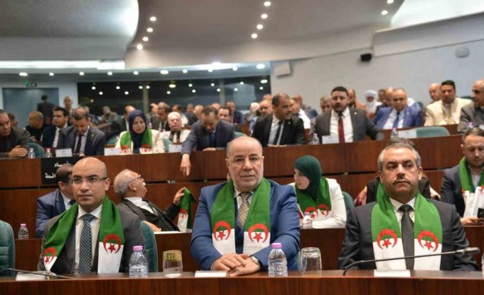 Cezayir’de Fransız sömürgeciliğini suç ilan eden yasa tasarısı oybirliği ile kabul edildi