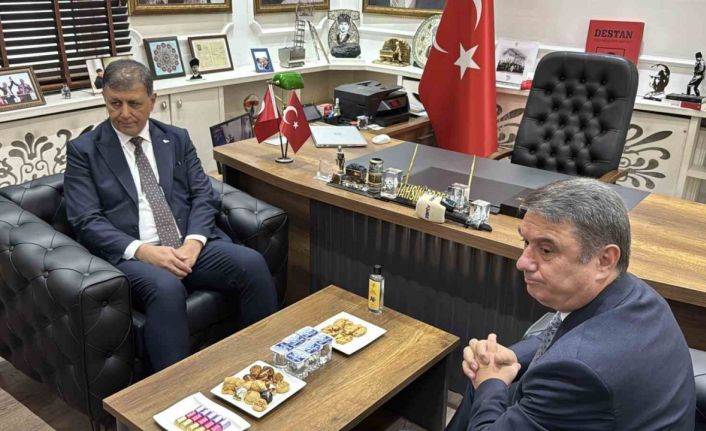 ’Çıplak ayak’ eylemine Başkan Cemil Tugay’dan yanıt