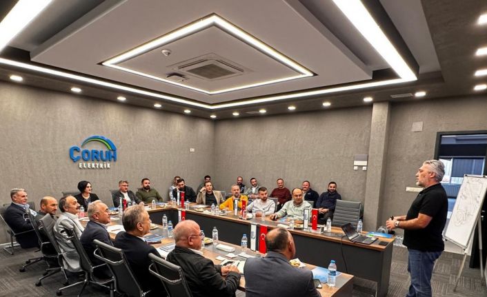 Çoruh EDAŞ’tan ilçe yöneticilerine etkili iletişim ve beden dili eğitimi