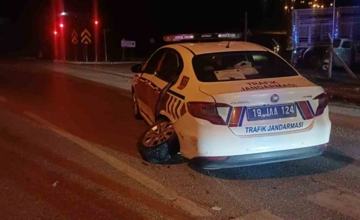 Çorum’da kırmızı ışıkta zincirleme kaza: 2 jandarma personeli yaralandı