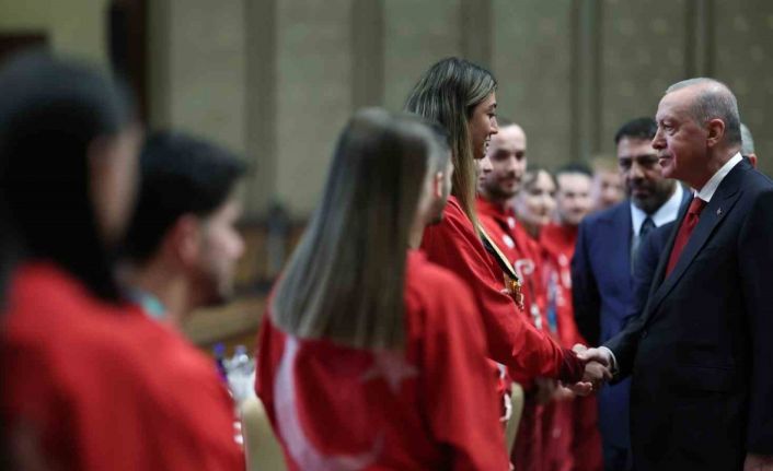 Cumhurbaşkanı Erdoğan: "Sporda da Türkiye Yüzyılı hedeflerimize ulaşmak için büyük bir çaba harcıyoruz"