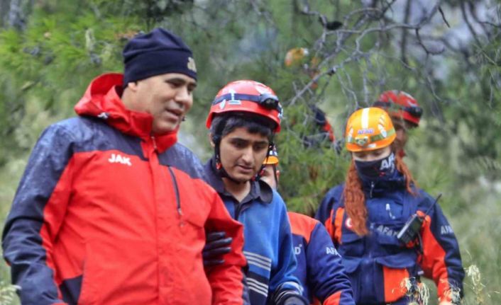 Dağın zirvesinde mahsur kalıp çığlığını 4 gün sonra duyurabilen genç: "Devletimden Allah razı olsun, gelmeseler ölecektim"