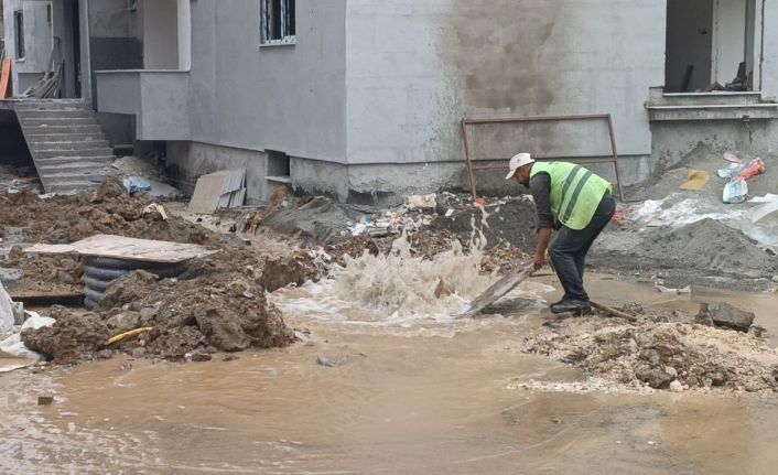 Delinen doğal gaz borusu ekipleri alarma geçirdi
