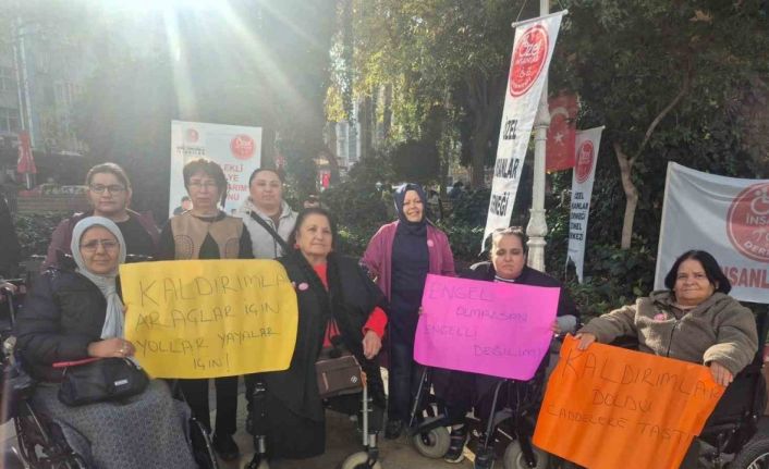 Denizlili vatandaşlar engelli bireylerin yaşadıkları zorlukları ‘1 Dakika Özel İnsan’ etkinliğinde hisseti