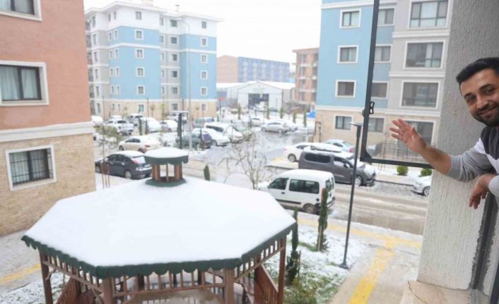 Depremde onlarca insana mezar olan 600 konutlarda yeni yuvalarına kavuşan vatandaşlar, 2026’yı sıcak yuvalarında karşılıyor