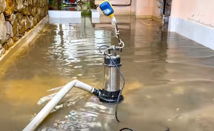 Didim’de sağanak yağmur etkili oldu