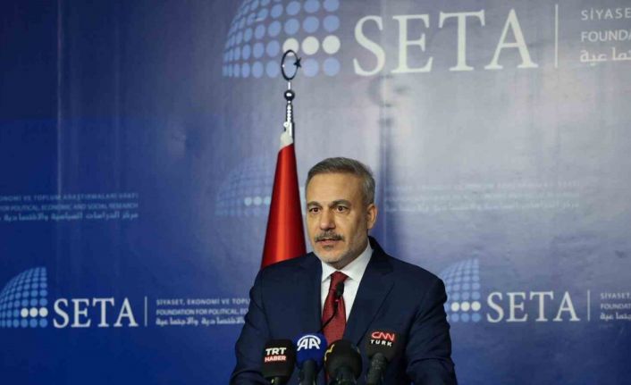 Dışişleri Bakanı Fidan: "Elinizdeki silahlı unsurlar Suriye yönetiminin emrine girmek zorundadır"