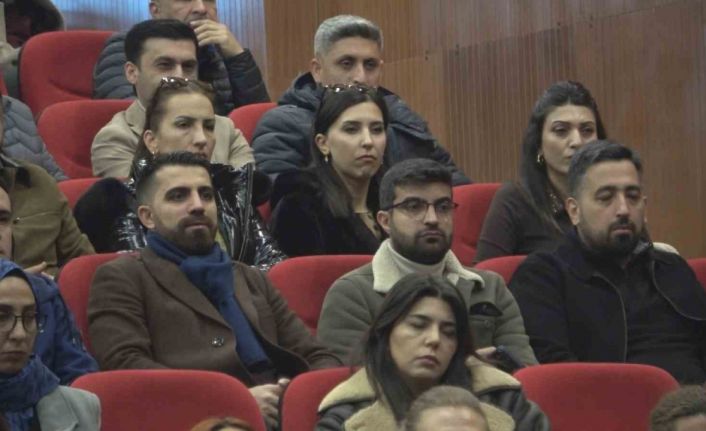 Diyarbakır’da "CİMER Uygulamaları, Vatandaşla Etkili İletişim ve Süreç Yönetimi Eğitimi" paneli düzenlendi