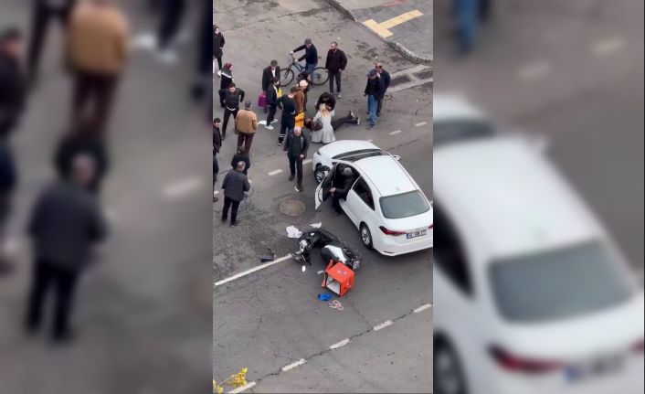 Diyarbakır’da otomobilin çarptığı motosikletli kurye yaralandı