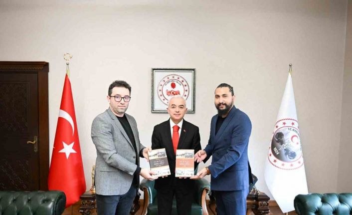 "Dünden Bugüne Kırklareli" eseri Vali Turan’a takdim edildi