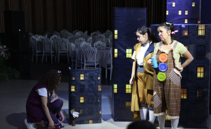 Dünyadaki Son Çiçek oyunu, miniklerden büyük beğeni topladı