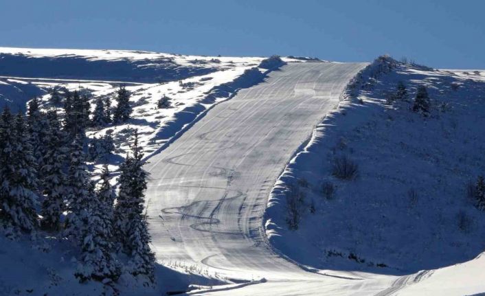 Dünyanın en iyileri arasında olan Çambaşı Kayak Merkezi sezona hazır