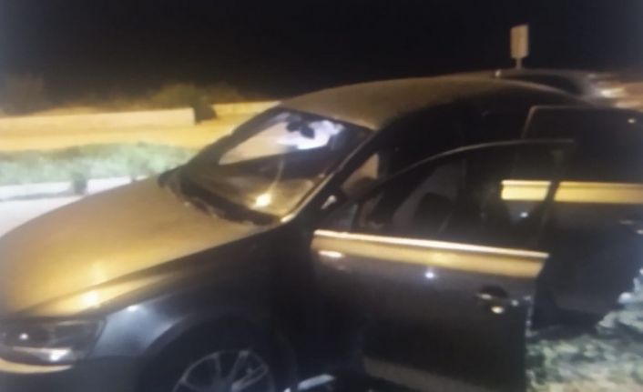 Dur ihtarına uymayan sürücü kovalamaca sonrası polise çarptı: 1 polis yaralandı