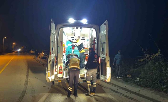 Düzce’de minibüs ile otomobil çarpıştı 3 kişi yaralandı