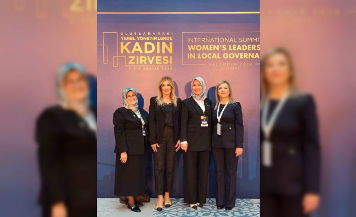 Düzceli kadın meclis üyeleri "Yerel Yönetimlerde Kadın Zirvesi"nde