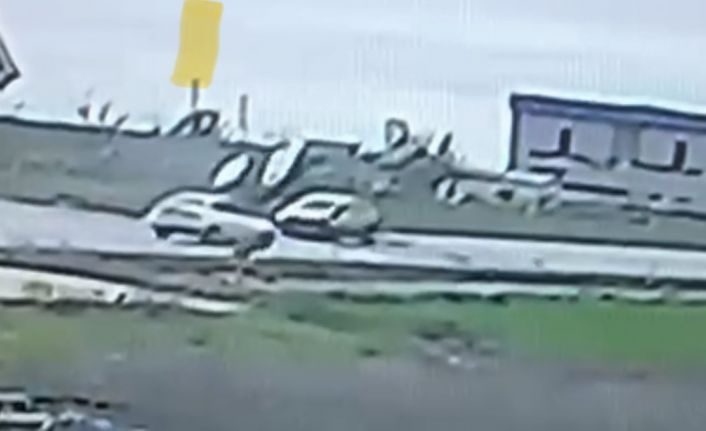 Edirne’de çarpışan aracın defalarca takla attığı kaza kamerada