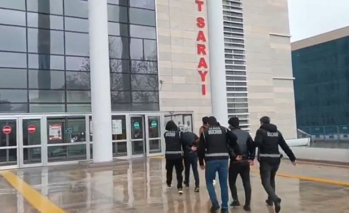 Ehliyet sınavındaki kopya düzeneğine 2 tutuklama