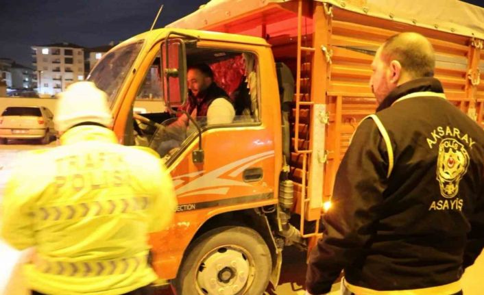 Ehliyetsiz sürücü çekme belgeli kamyonetle yakalandı: 46 bin 621 lira ceza