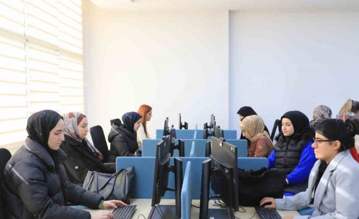 Elazığ Belediyesinde dijital eğitimler sürüyor
