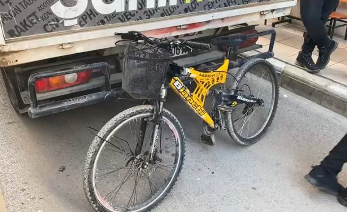 Elazığ’da pikaba çarpan bisikletli yaralandı