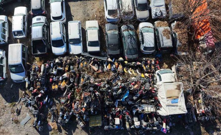 Elazığ’da yediemin otoparkında yosun tutan araçlar: 500 milyon TL’lik servet çürüyor
