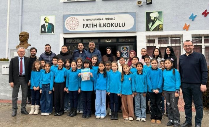 Emirdağ Fatih İlkokulu ‘İlkokullar Arası En İyi Cümle / Afiş Yarışması’nda birinci oldu