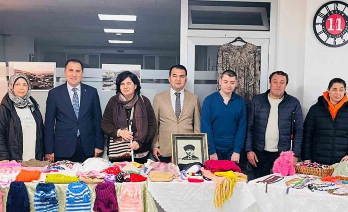 Engelli bireyler çini sanatıyla hayallerini betimledi