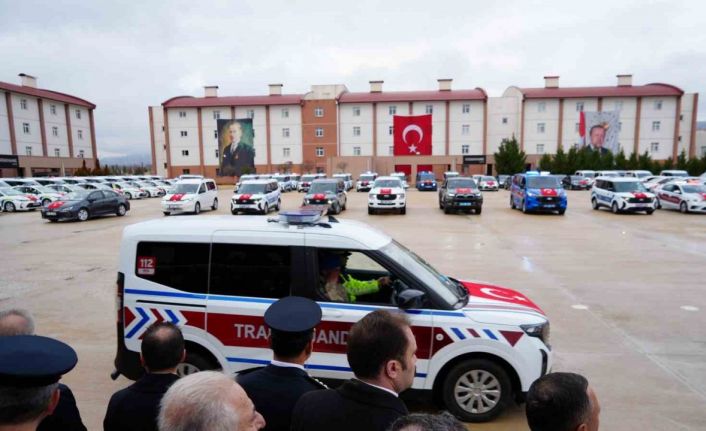 Erzincan’da emniyet ve jandarmaya 122 yeni hizmet aracı teslim edildi