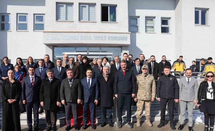 Erzincan’da hükümlü kadınların el emeği göz nuru ürünleri görücüye çıktı
