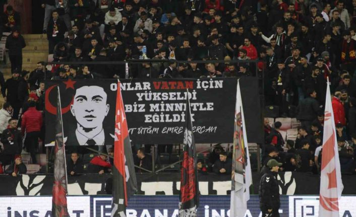 Es-Es taraftarı hava şehidi Emre Mercan’ı unutmadı