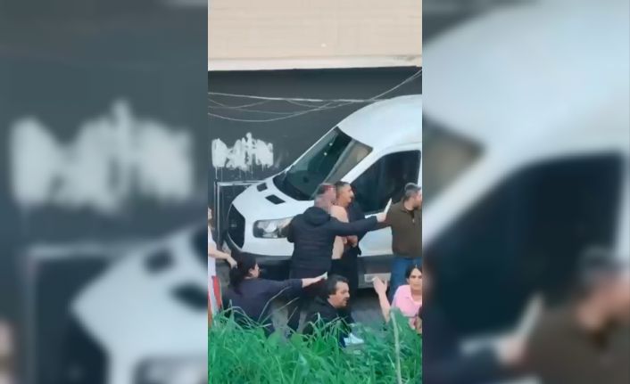 Esenyurt’ta park yeri kavgasında bıçaklar konuştu; o anlar kamerada