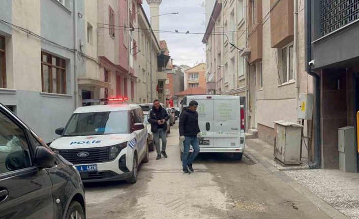 Eskişehir’de 43 yaşındaki genç adam evinde ölü bulundu